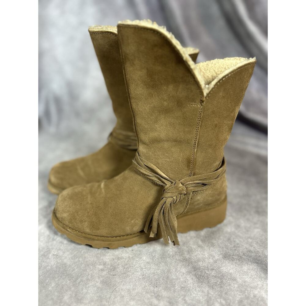 Bearpaw Womens Size 6 Suede Shearling Lined Tassel Winter Boots Tan EU 37 - Picture 2 of 7